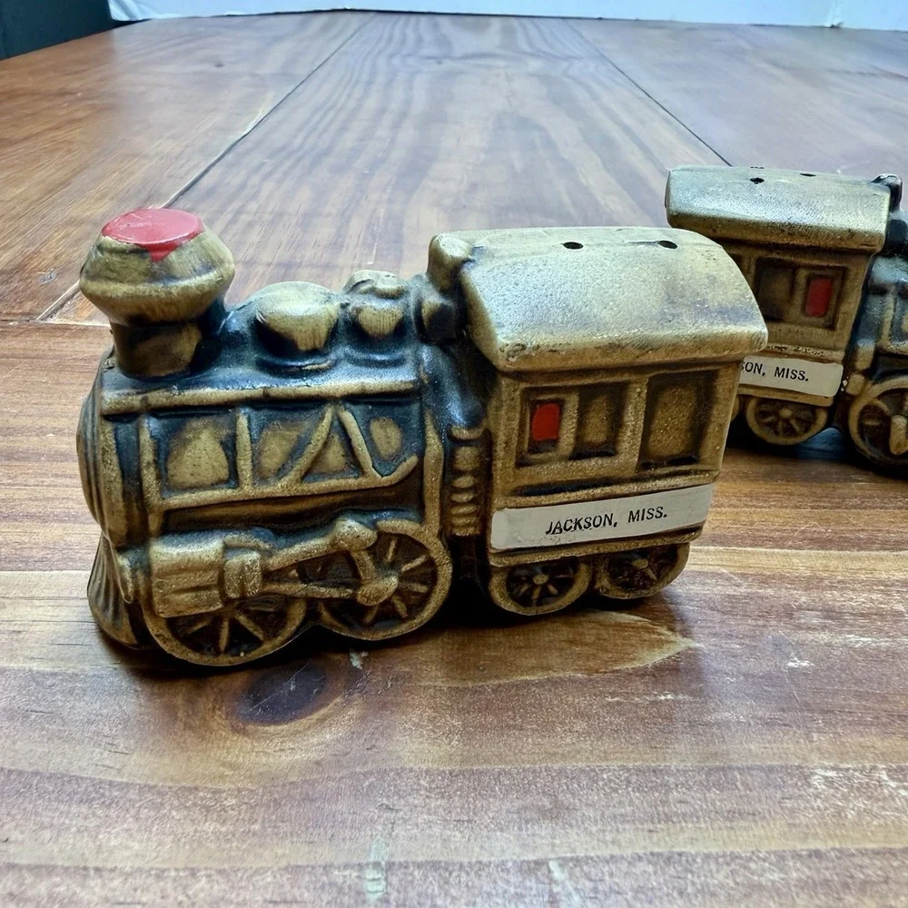 Vintage Mid-Century Locomotive Train S&P Shakers Made In Japan Jackson, Miss